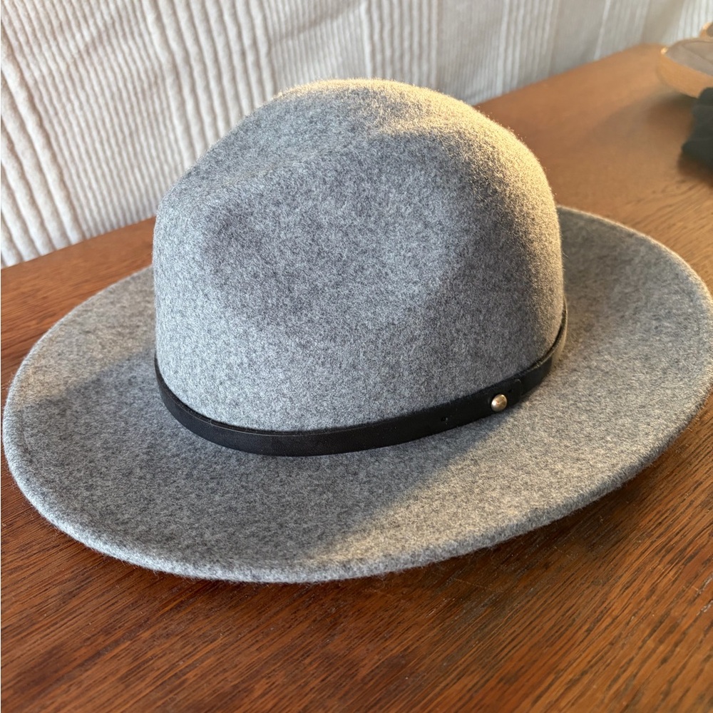 Wool gray hat from Evereve - excellent condition